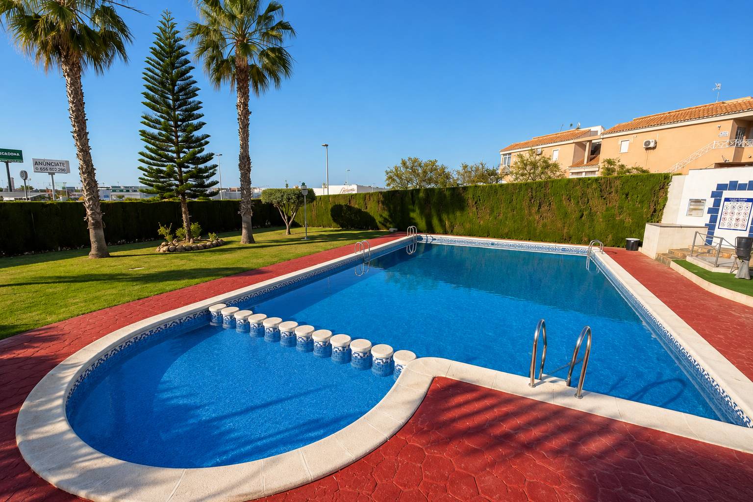 Torrevieja – Centralt Grupphus – bild 25