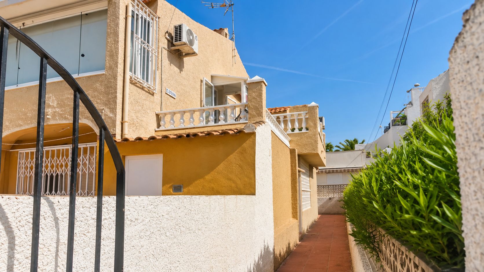 Torrevieja – Rosaleda Grupphus – bild 8